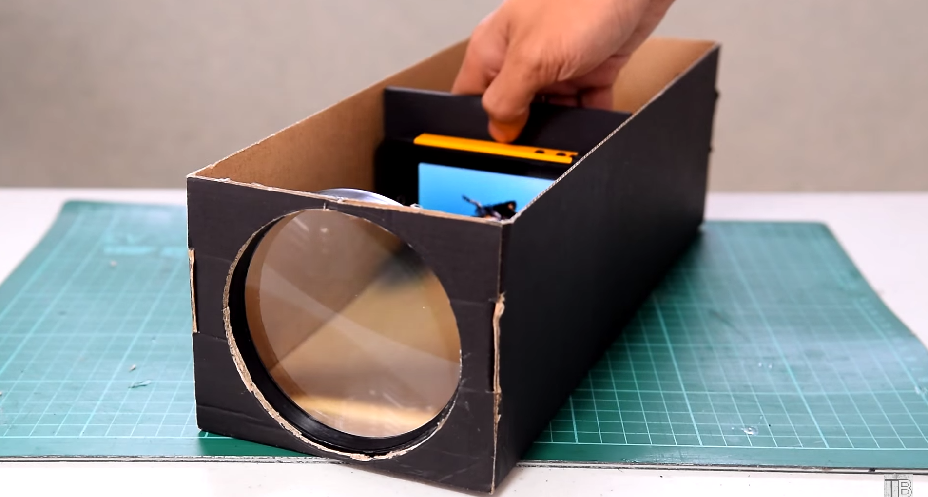 Build a Smartphone Projector with a Shoebox - Projection Mapping Central