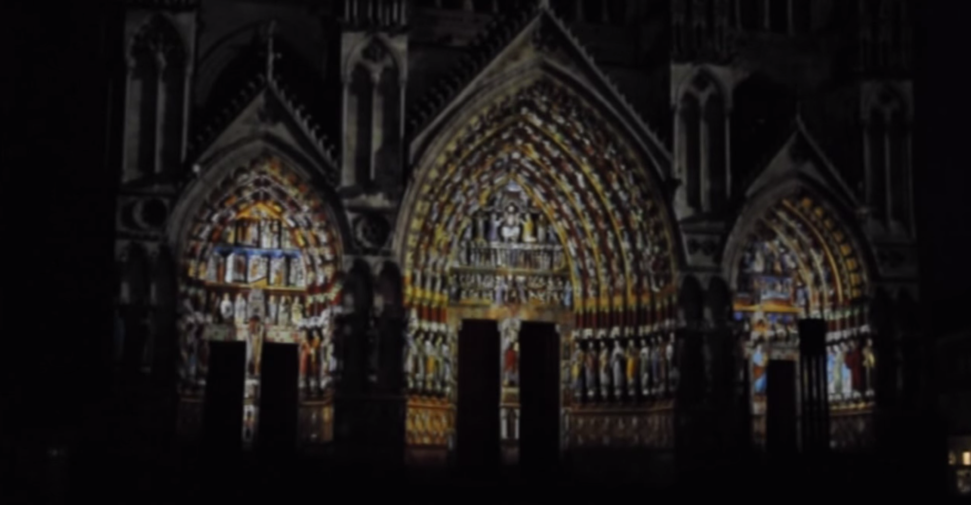 amiens cathedral projection